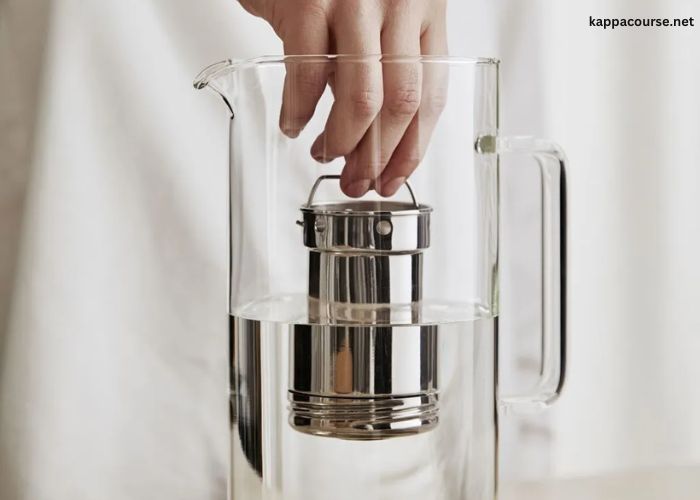 How Water Filter Pitchers Can Help Reduce Your Carbon Footprint